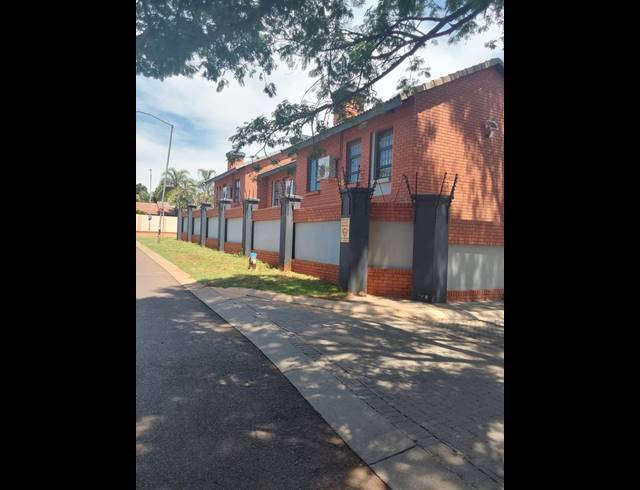 3 BEDROOM DUPLEX FOR SALE IN THERESAPARK
